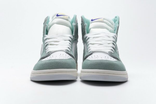 555088-311 Air Jordan 1 OG Hi Retro“Turbo Green” - Image 4