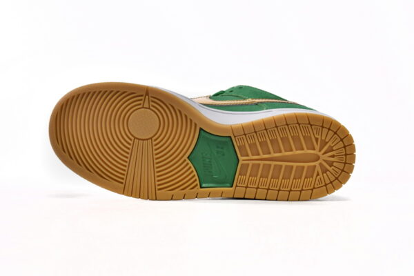 SB DUNK LOW PRO "St. Patrick's Day" - Image 7