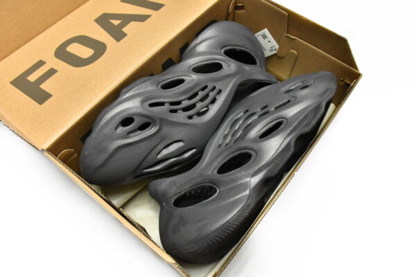 Adidas originals Yeezy Foam Runner Onyx - Image 3